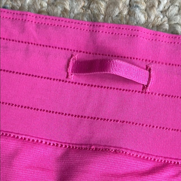 Lululemon Pink Hotty Hot Shorts Waist Size 6 - Picture 8 of 11